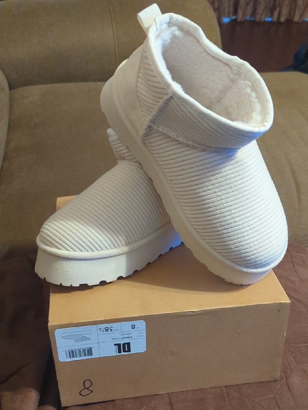 Dirty Laundry Cream Ribbed Sherpa-Lined Ankle Booties